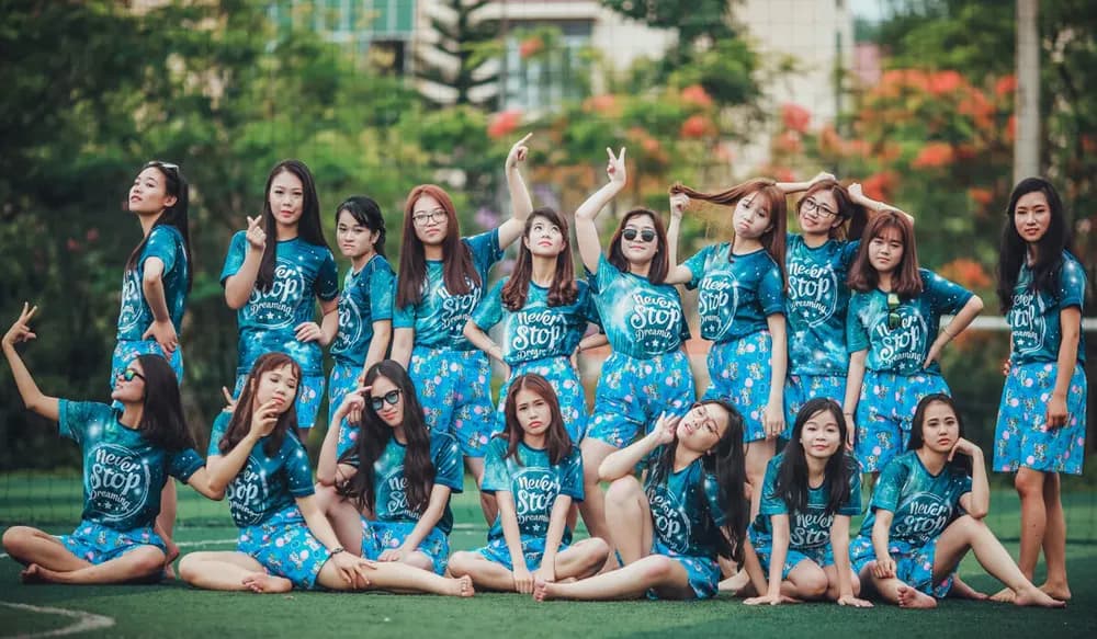 Áo thun đồng phục lớp TP.HCM: chọn vải và kiểu in bền