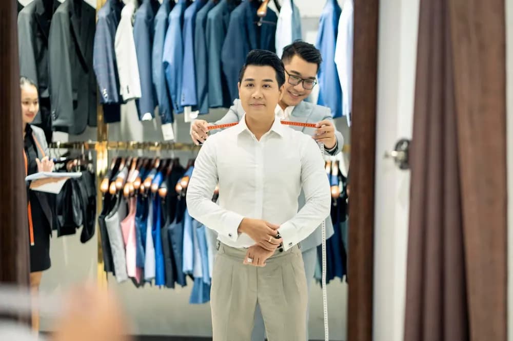 Thử lược khi may suit là gì: buổi may của MC Nguyên Khang