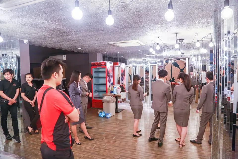 Đặt may đồng phục: quy trình bảy bước từ khảo sát đến giao hàng