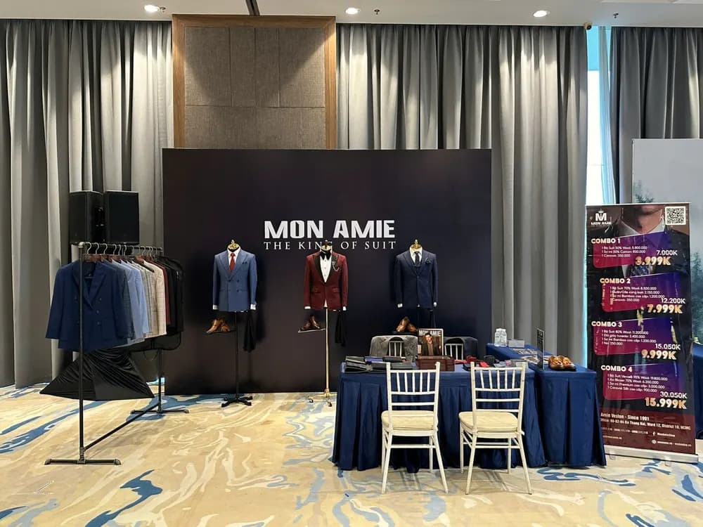 Marina of Love 2025 và suit chú rể cho tiệc cưới ven sông