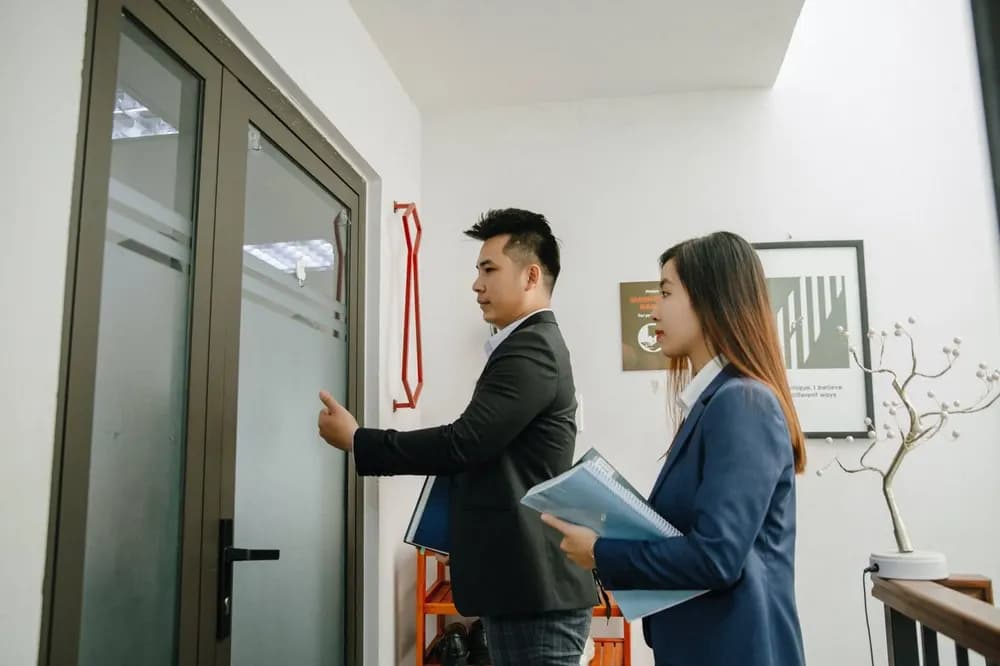 May đo suit doanh nhân tại nhà: quy trình và lưu ý