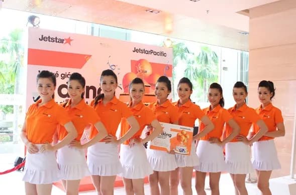 May đồng phục áo thun cuối năm: chọn vải và form