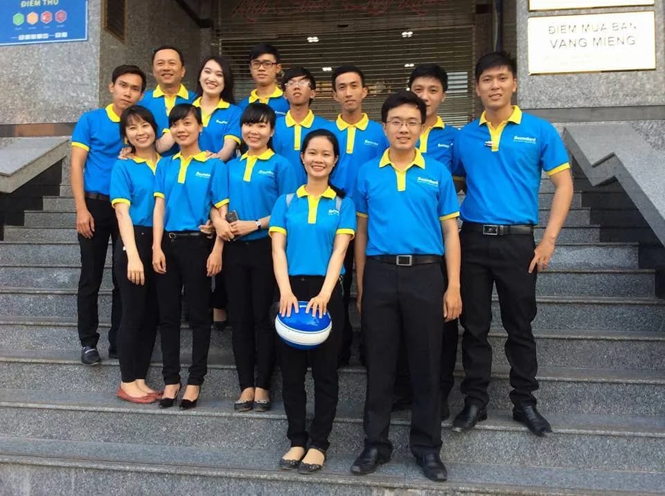 May đồng phục áo thun tại TP.HCM: chọn vải và form đúng