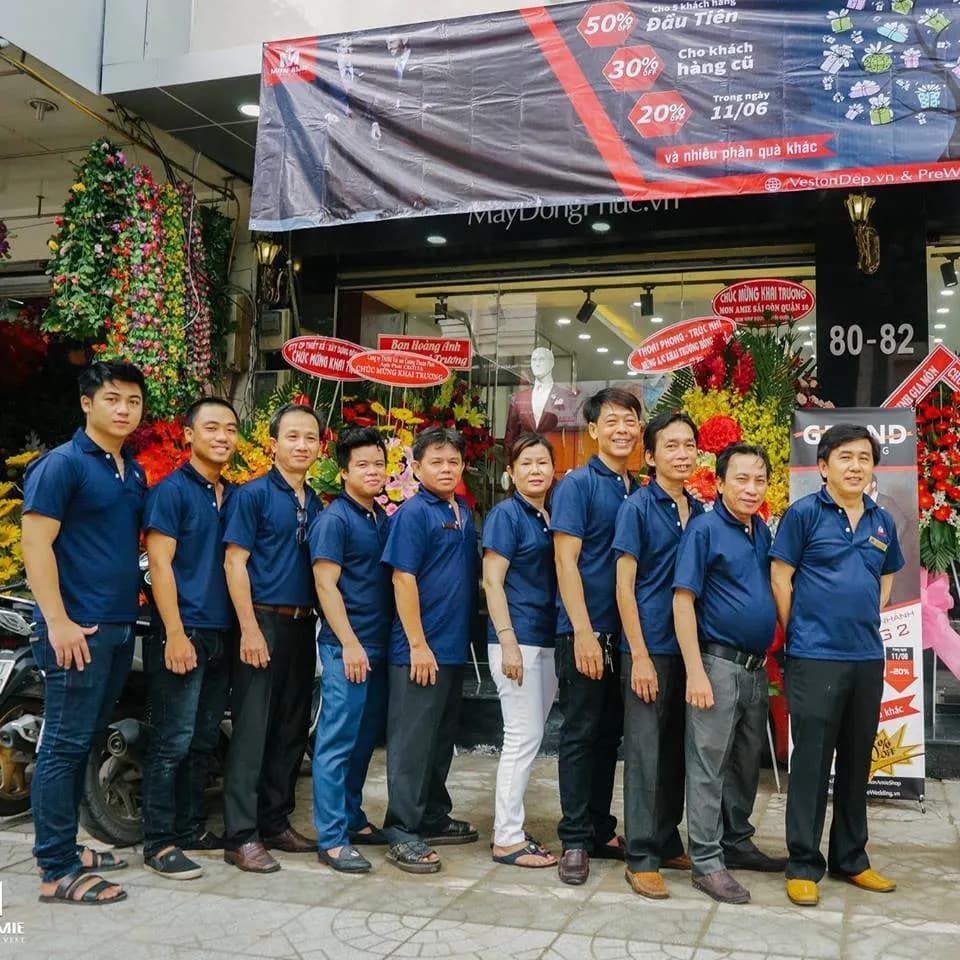 May đồng phục áo thun cho doanh nghiệp: chọn vải và form