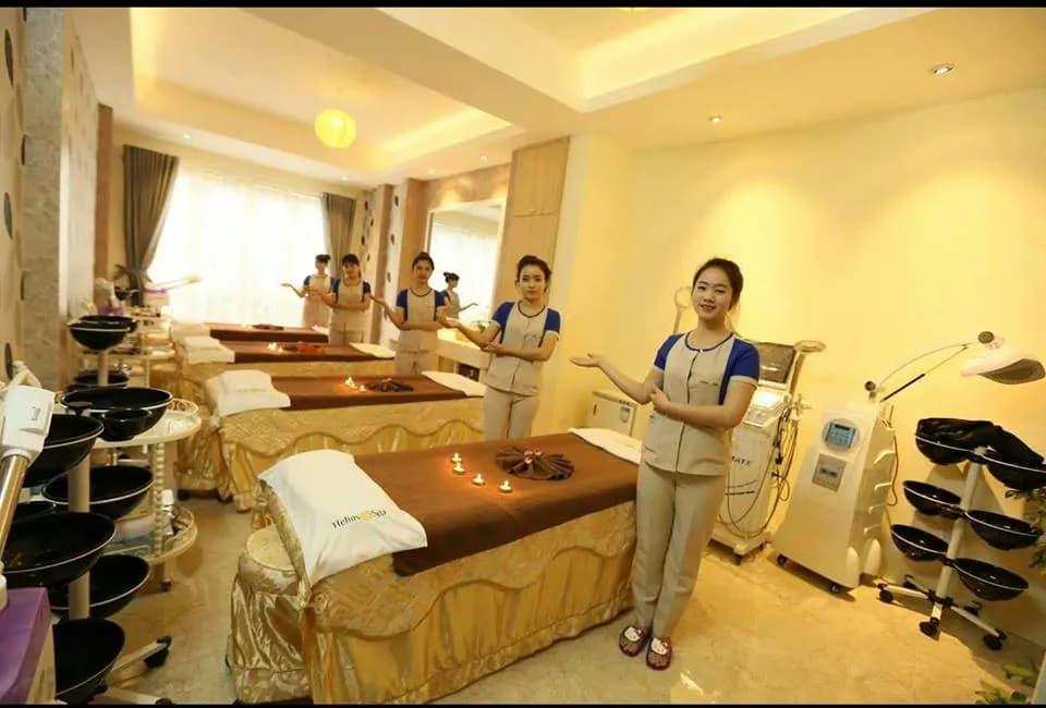 May đồng phục spa: chọn kiểu dáng và chất liệu đúng