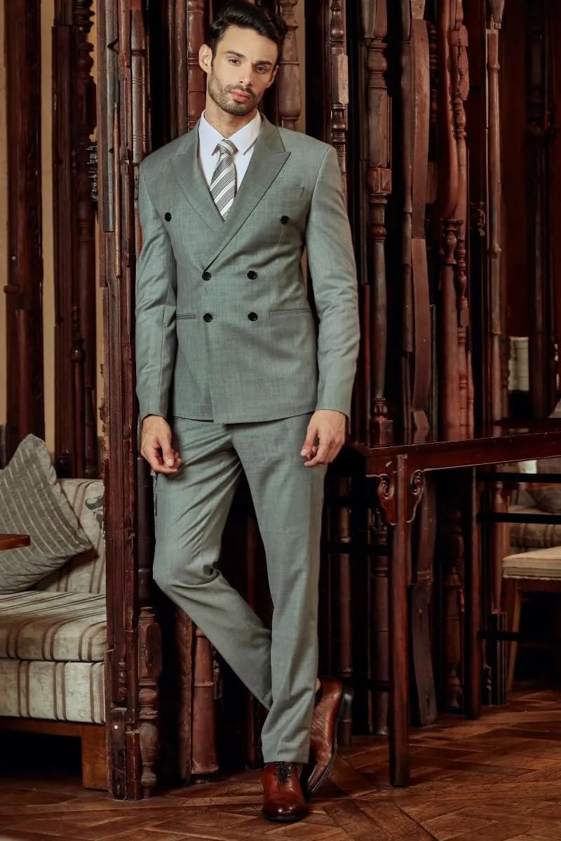 May vest 24h: chọn dáng vest hợp vóc dáng và thời gian thật