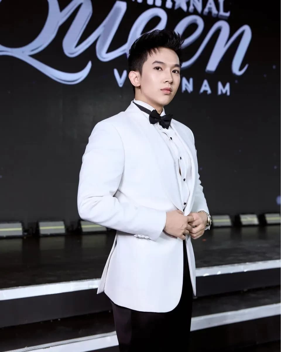 Vest may đo Mon Amie: lựa chọn của người nổi tiếng