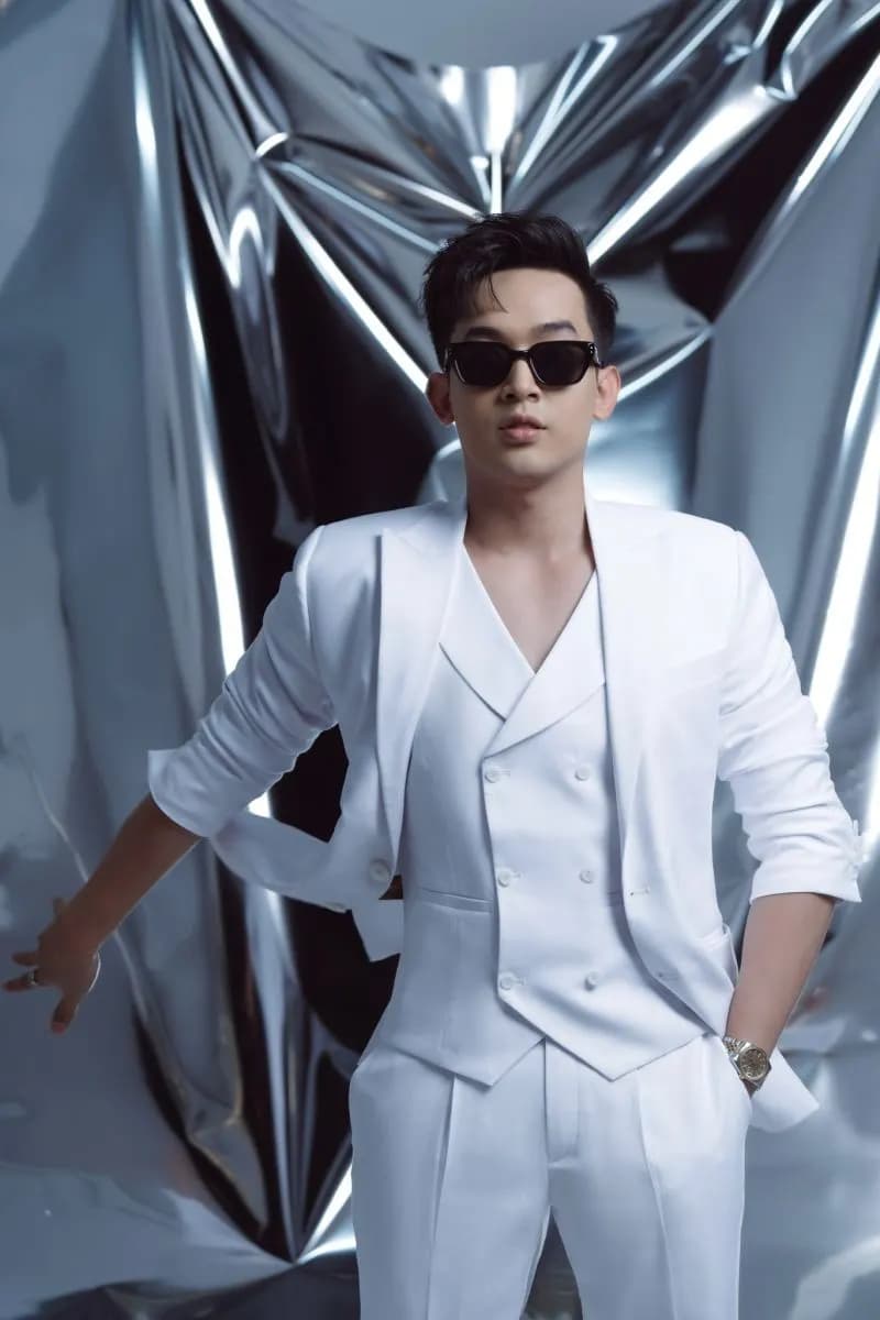 Mon Amie Suit cùng MC - BTV Phan Trung Hậu