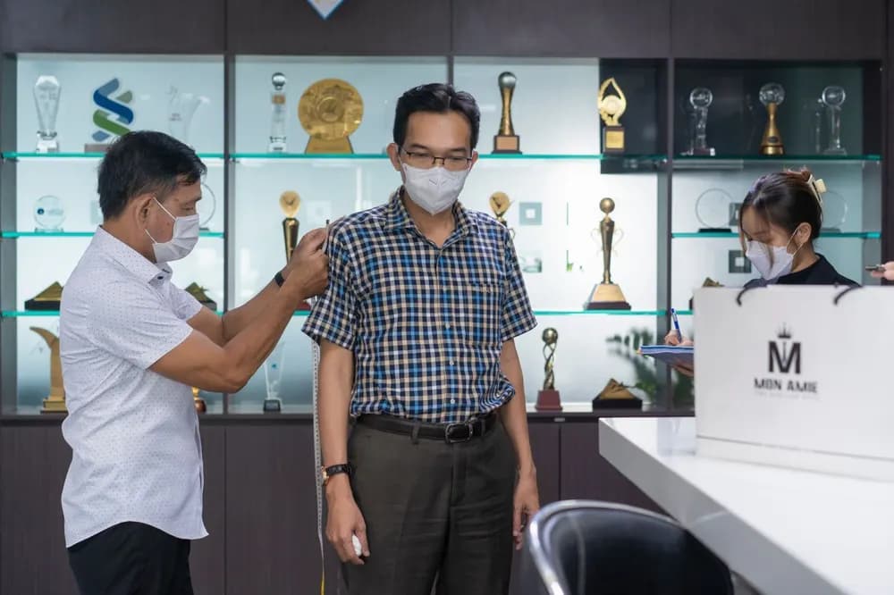 Mon Amie Tailor Home may đo tận nơi tại Công ty Hòa Bình, Quận 3