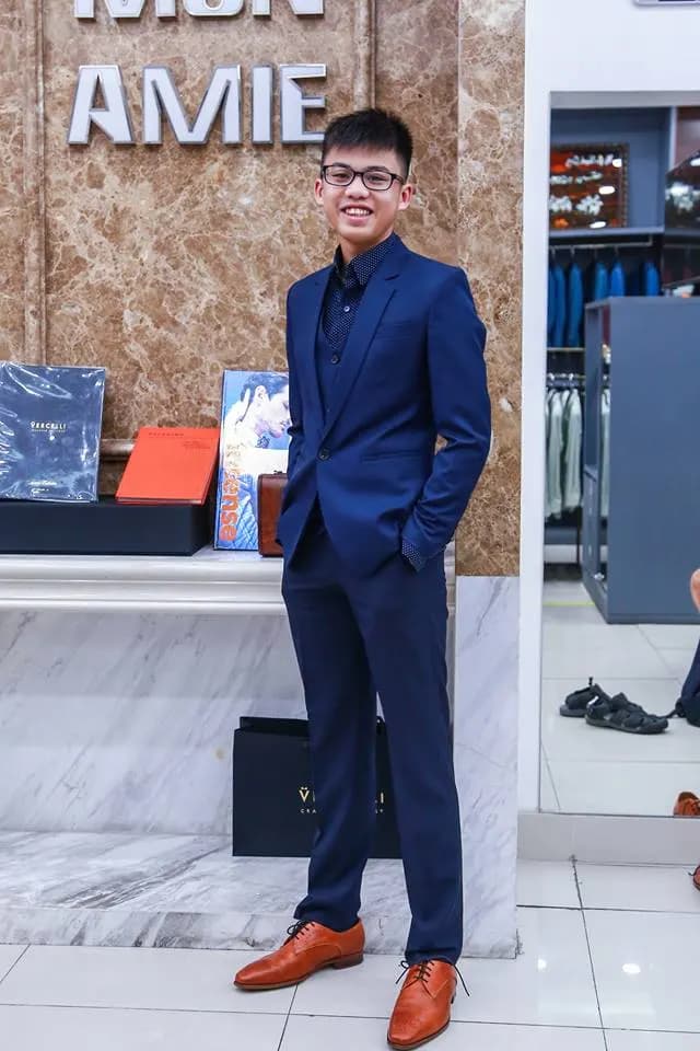 Mua giày tây nam ở TP.HCM: chọn dáng, da và cỡ đúng
