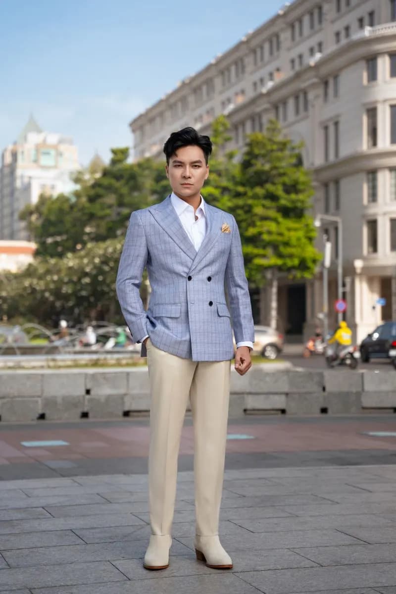 Nam vương Quốc Trí và blazer kẻ ô: cách mặc vải kẻ cho đúng