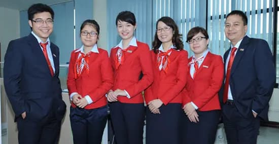 Nhận diện thương hiệu qua bộ đồng phục ngân hàng