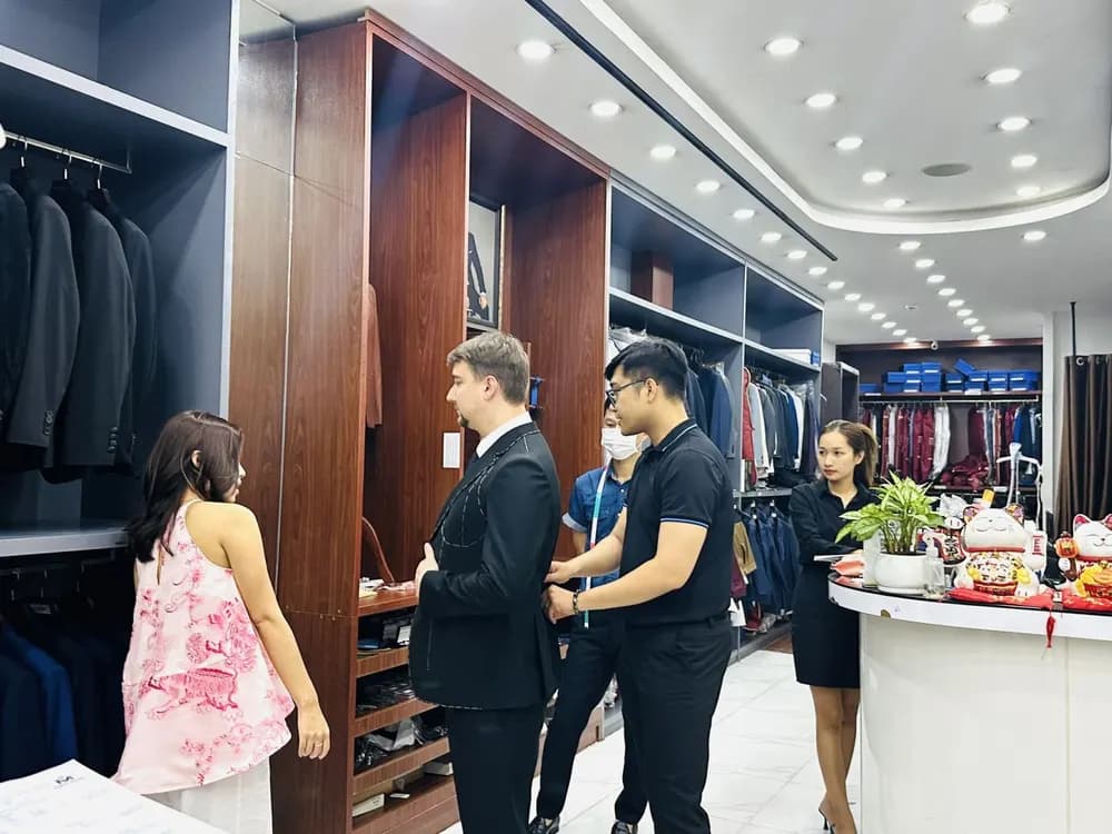 Vest nữ và đồng phục nữ công sở: khác gì khi lên form
