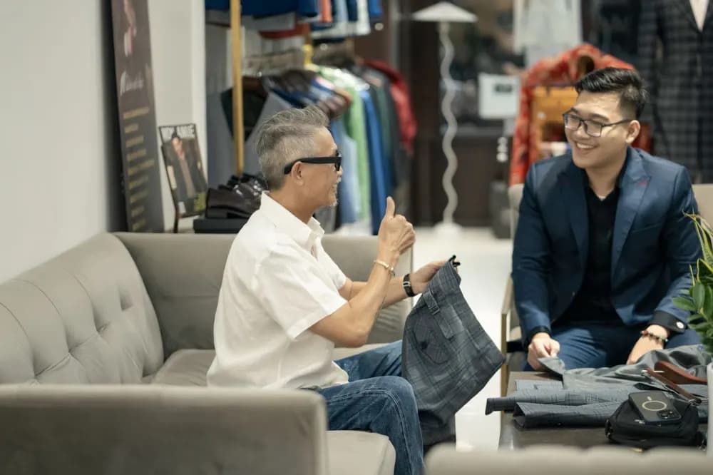 Mon Amie đồng hành cùng 'Ông Chú Polo' trong bộ suit mới