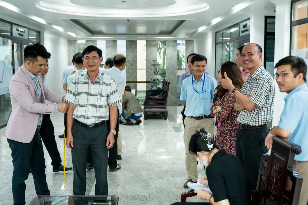 Phóng sự đo may đồng phục tại ĐH Công Thương TP.HCM