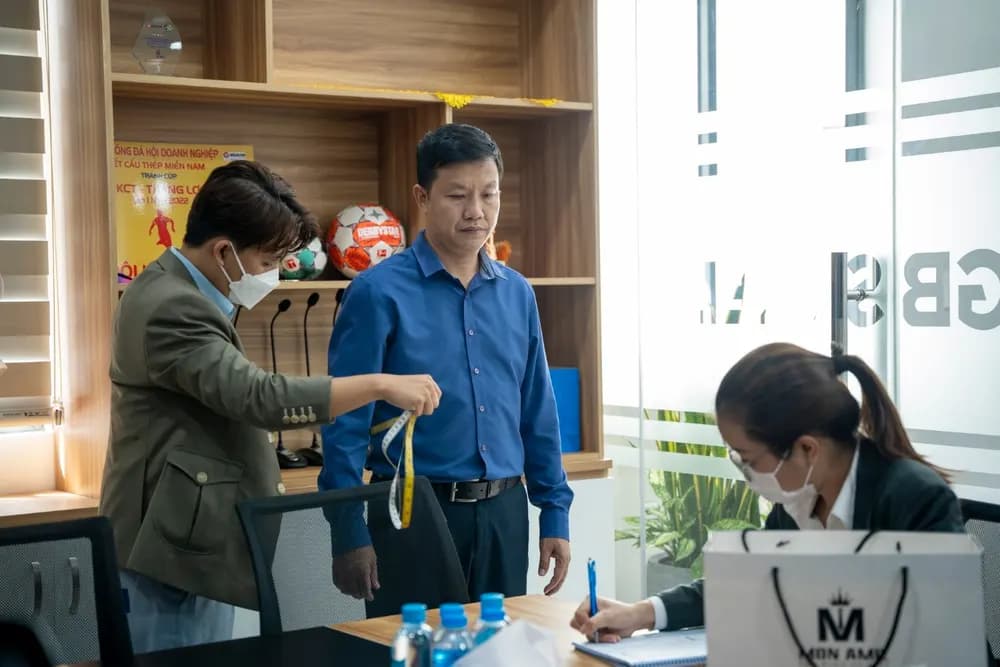 Đo may đồng phục cho GB Steel: bài toán của đơn hàng lớn