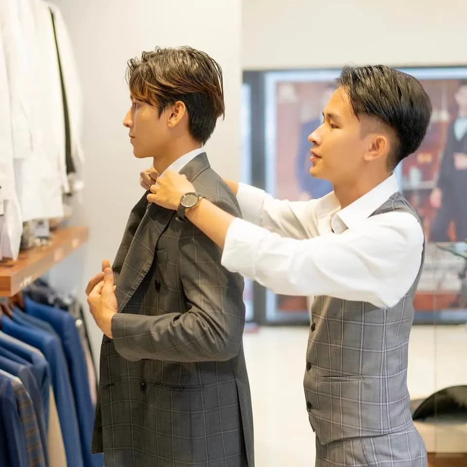 Suit may sẵn: khi nào nên chọn thay vì may đo