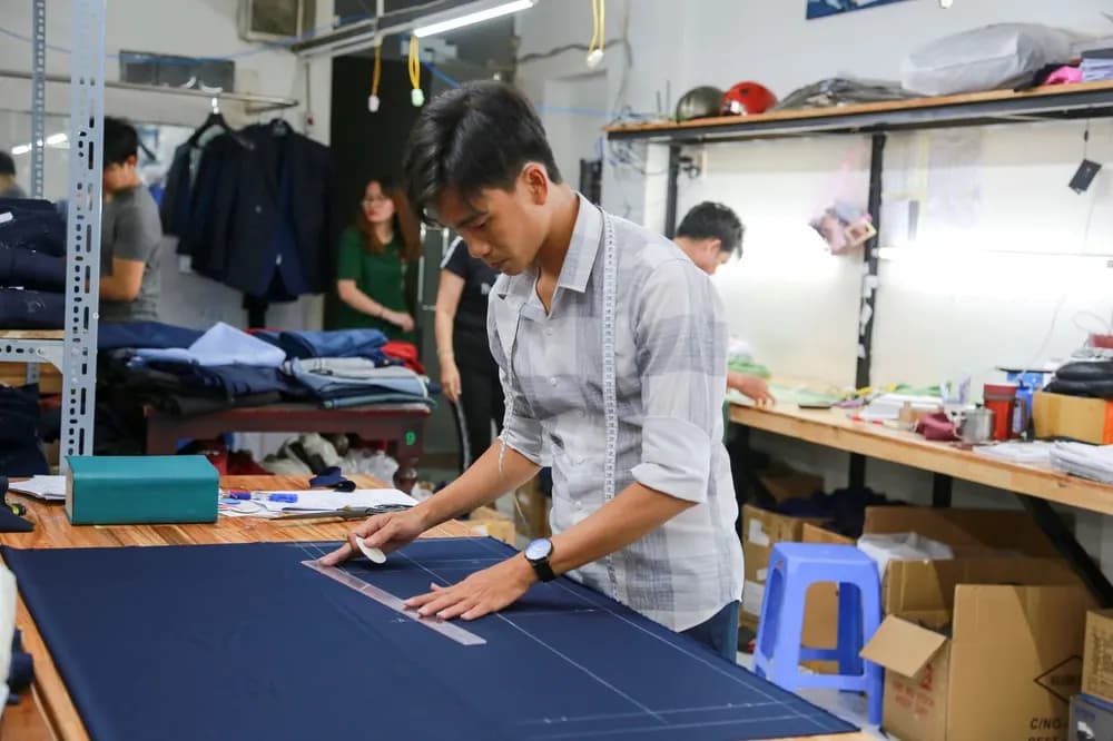 Đồng phục Tập đoàn BĐS Đồng Phú: form chuẩn ngành địa ốc