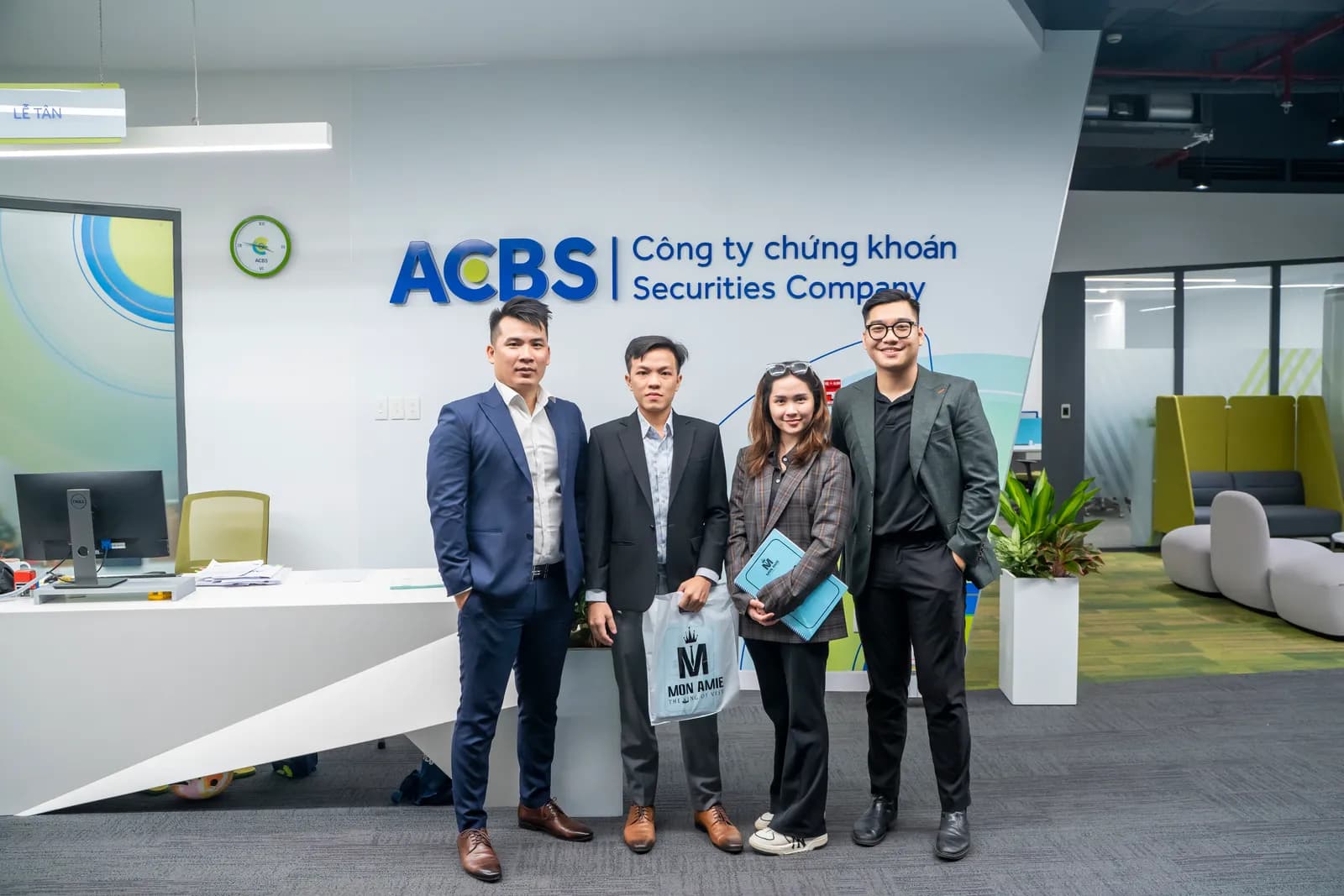 Mon Amie may đồng phục cho Chứng khoán ACBS