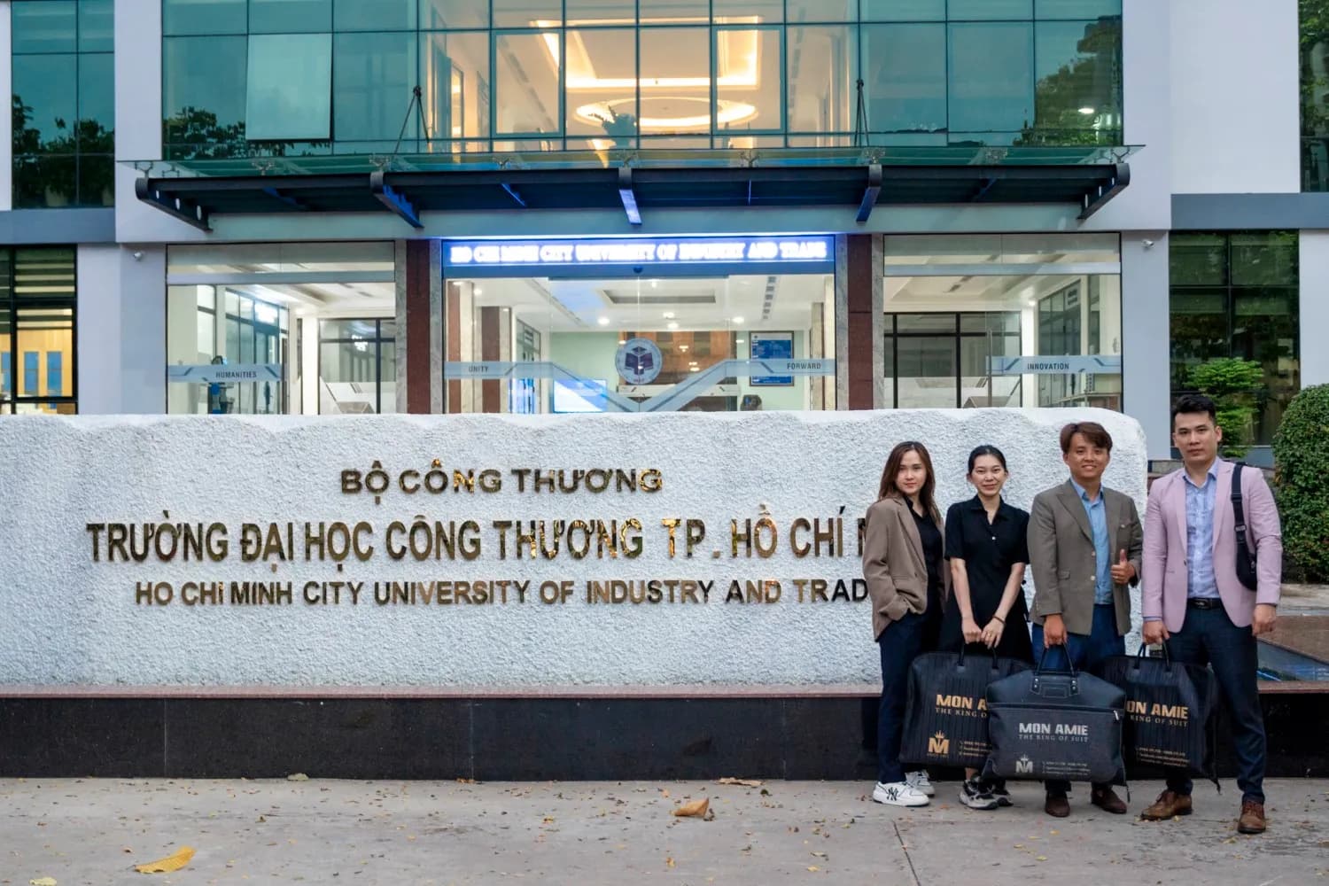 Mon Amie may đồng phục cho Trường Đại học Công Thương TP.HCM