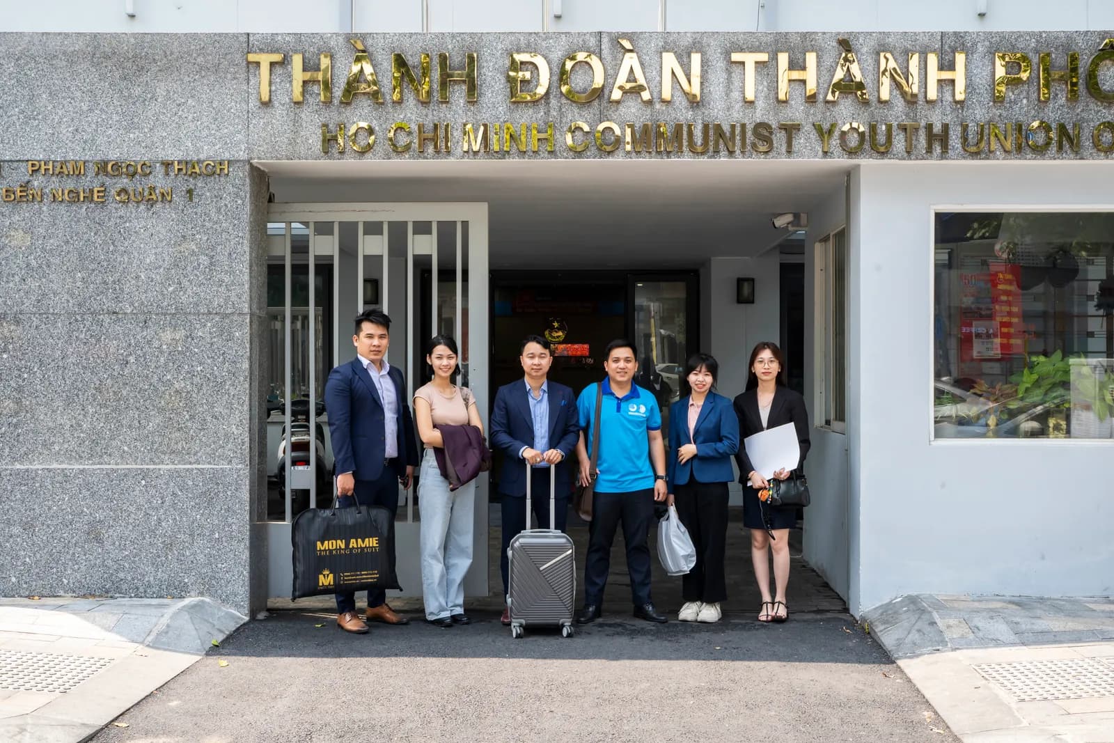 Mon Amie may đồng phục cho Hội LHTN Việt Nam TP.HCM
