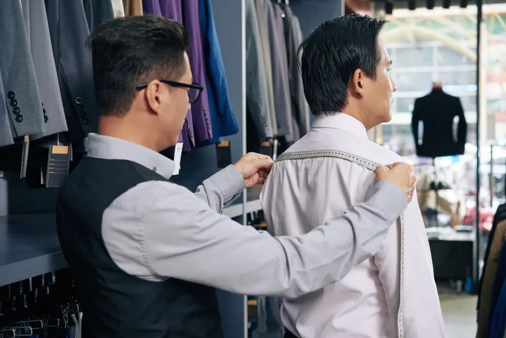 Đặt may đồng phục: đâu là khác biệt của hàng cao cấp