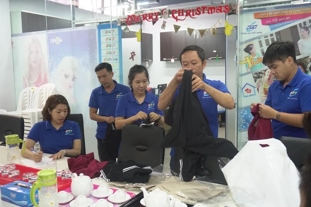 Mon Amie may đồng phục cho Đài Truyền hình HTV