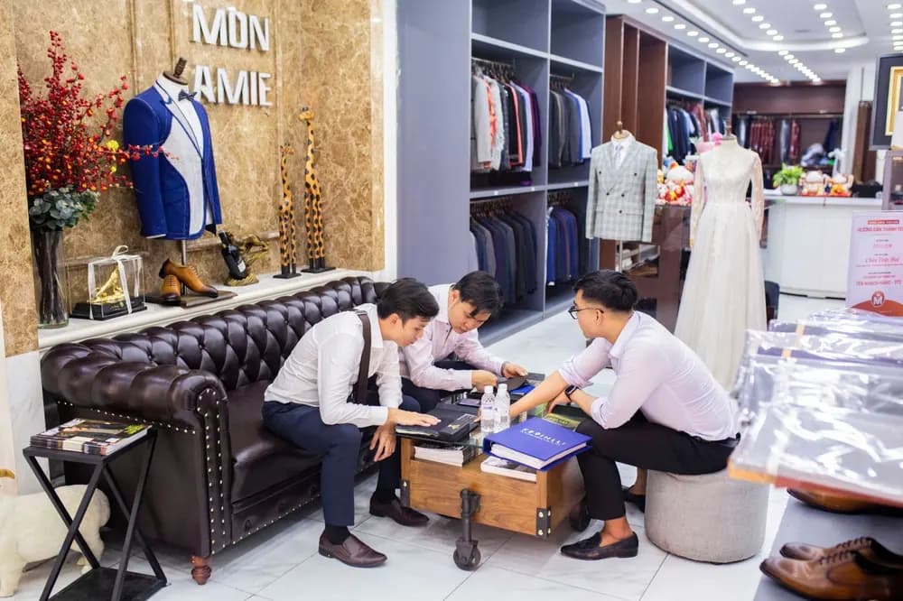 Một buổi may đo suit tại Mon Amie diễn ra thế nào