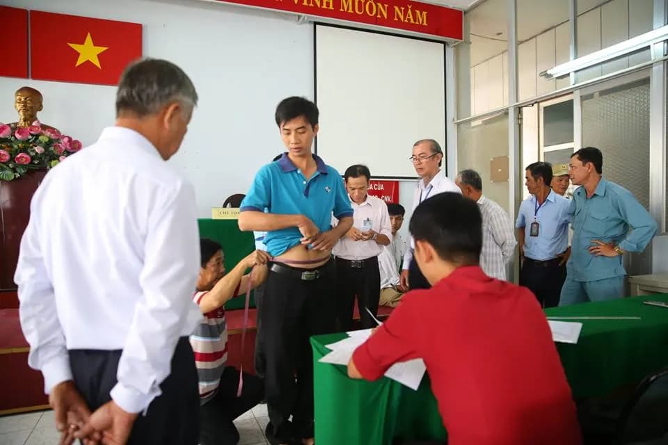 May áo đồng phục cao cấp: khác biệt nằm ở đâu
