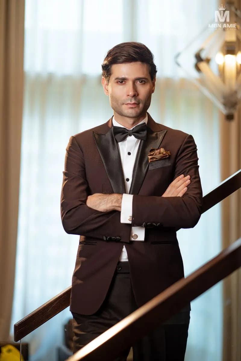 Bộ sưu tập Mon Amie Suit cùng diễn viên Charlie Win