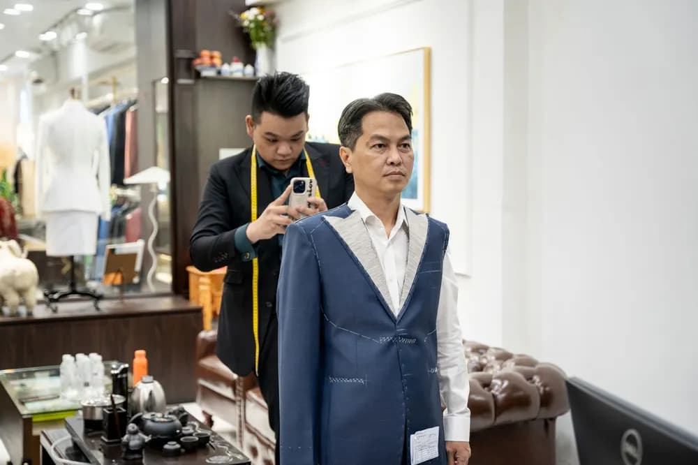 Mon Amie may đo trang phục cho Ban Chấp hành YBA TP.HCM