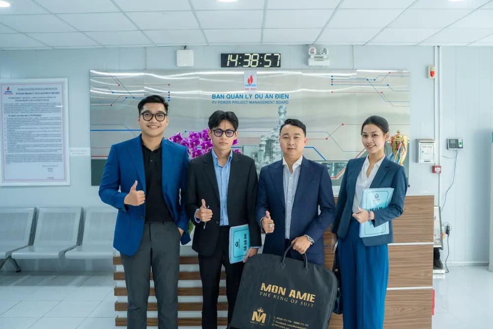Đồng phục cho hơn 200 CBNV Ban Quản lý Dự án Điện