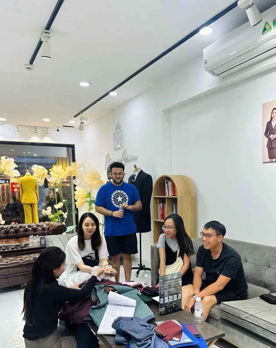 Đi thử vest cuối tuần: cách phối cả đoàn nhà trai