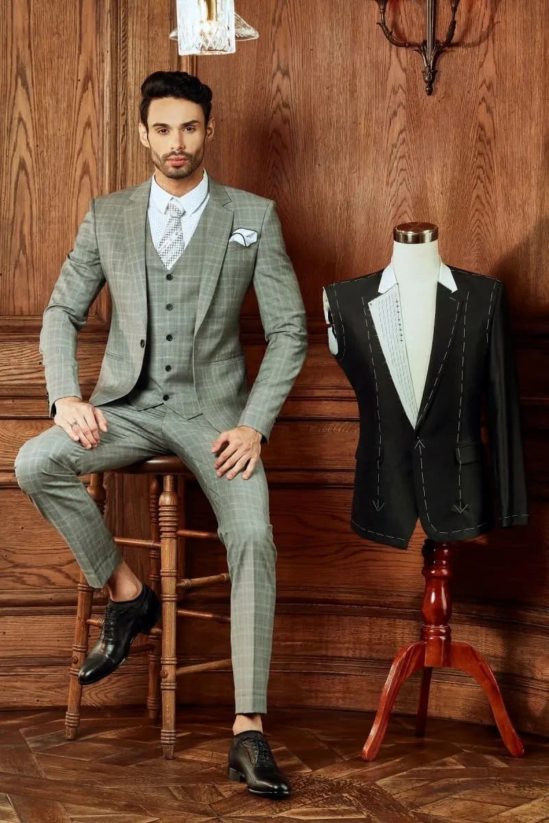Vercelli Collection: vải Italia và form suit chuẩn Ý