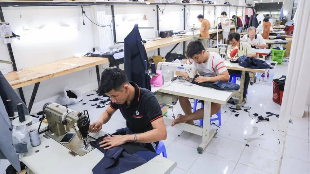 Xưởng may đồng phục cao cấp tại TP.HCM: cách chọn đúng