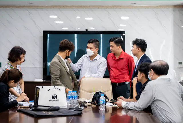 Mon Amie may đồng phục cho Bệnh viện Hoàn Mỹ Sài Gòn — 7/10