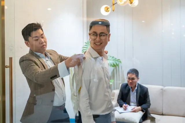 Mon Amie may đồng phục cho Blue Sea Group — 9/14