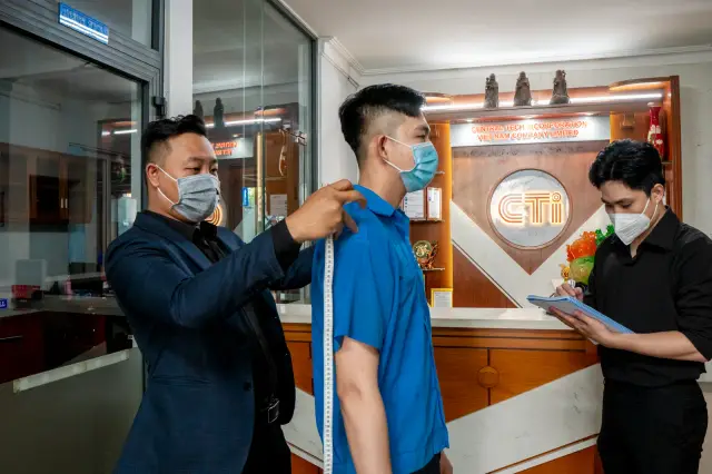 Mon Amie may đồng phục cho Central Tech Việt Nam — 7/18