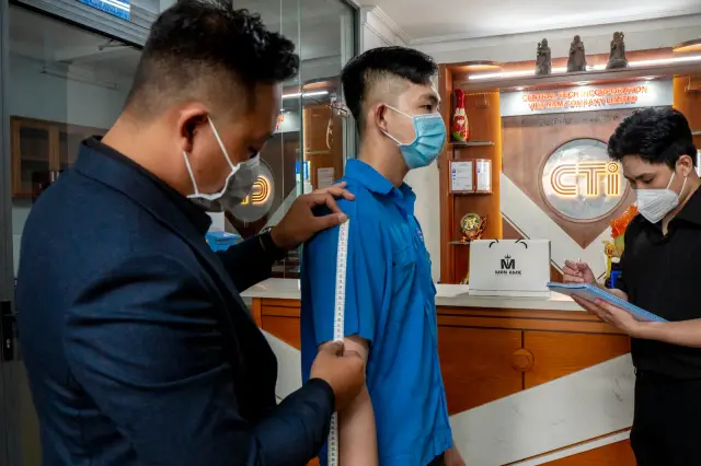 Mon Amie may đồng phục cho Central Tech Việt Nam — 8/18