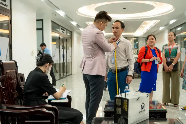 Mon Amie may đồng phục cho Trường Đại học Công Thương TP.HCM — 5/9