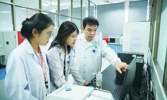Mon Amie may đồng phục cho Đại học Tôn Đức Thắng — 6/6
