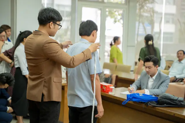 Mon Amie may đồng phục cho Công ty Dịch vụ Công ích Quận 4 — 6/10