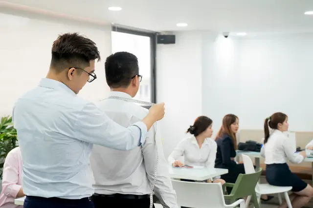 Mon Amie may đồng phục cho ERAS Group — 9/11