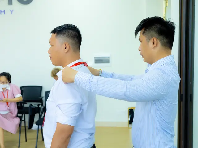 Mon Amie may đồng phục cho Royal Group — 9/10