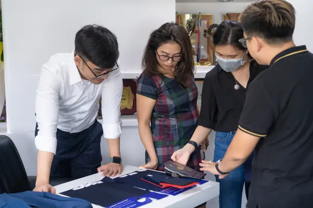 Mon Amie may đồng phục cho Tập đoàn Xây dựng Hòa Bình — 2/11