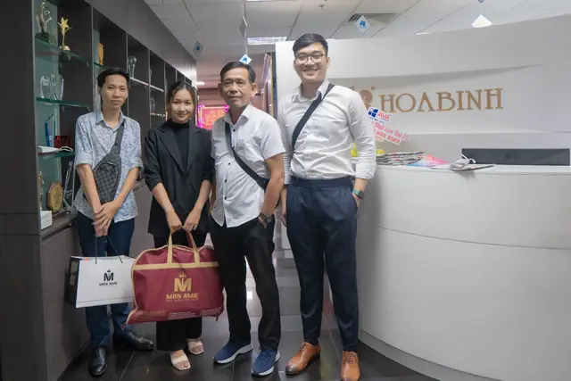 Mon Amie may đồng phục cho Tập đoàn Xây dựng Hòa Bình — 11/11