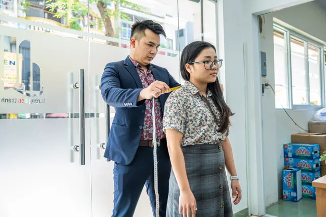 Mon Amie may đồng phục cho Viện Phát triển Nguồn nhân lực và Kinh doanh — UEH — 9/11