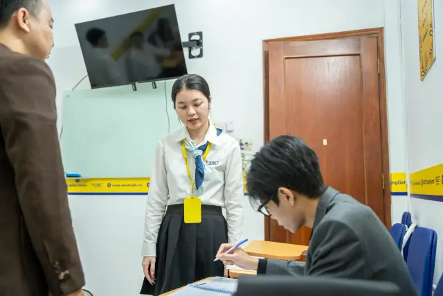 Mon Amie may đồng phục cho Weset English Center — 16/35