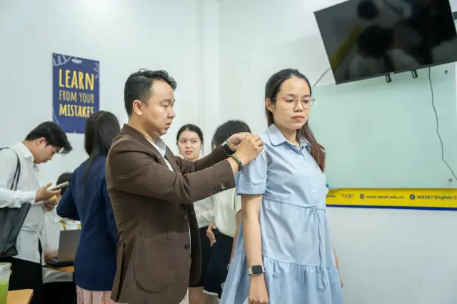 Mon Amie may đồng phục cho Weset English Center — 20/35