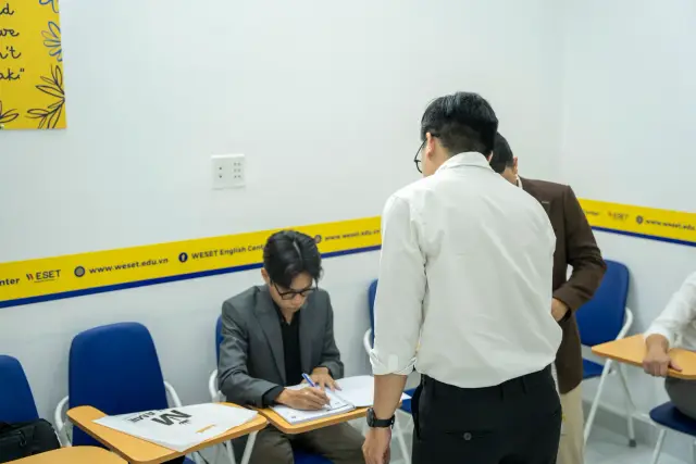 Mon Amie may đồng phục cho Weset English Center — 32/35